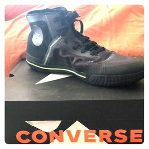 NBA CONVERSE WALKING OR BASKETBALL SHOE
